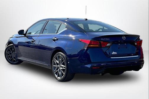 2023 Nissan Altima SR VC-Turbo FWD