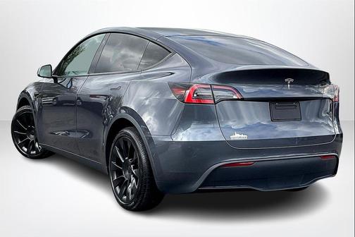 2021 Tesla Model Y Standard Range Rear-Wheel Drive