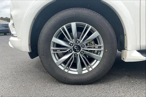 2023 INFINITI QX80 Luxe