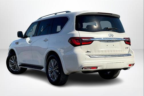 2023 INFINITI QX80 Luxe