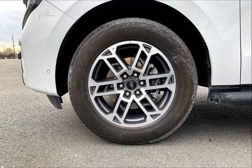 2025 Ford Expedition Max Active 4x4