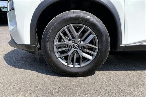 Glacier White 2022 Nissan Rogue S