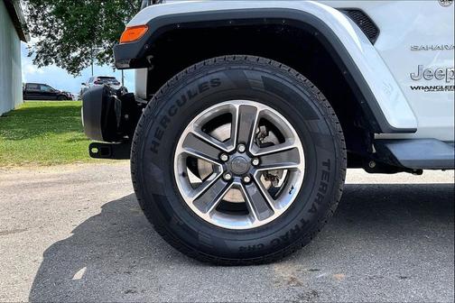Bright White 2019 Jeep Wrangler Unlimited Sahara