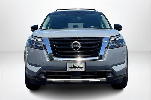 2022 Nissan Pathfinder Platinum 4WD