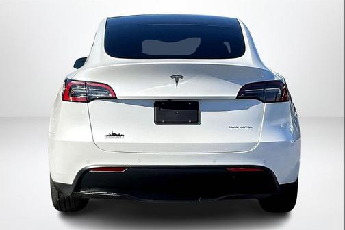 2022 Tesla Model Y Long Range Dual Motor All-Wheel Drive