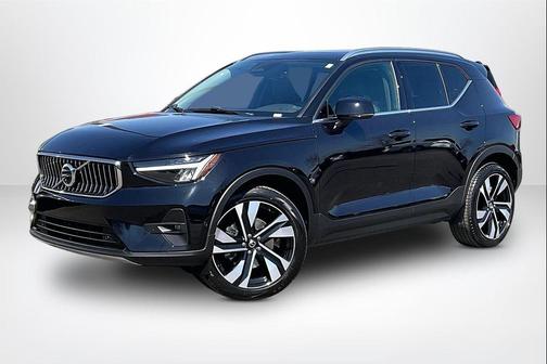 2024 Volvo XC40 B5 Plus Bright Theme