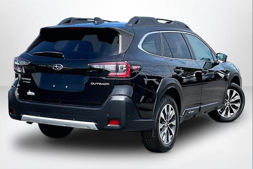 Crystal Black Silica 2023 Subaru Outback Limited