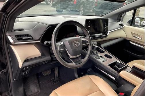 2021 Toyota Sienna XLE 7 Passenger