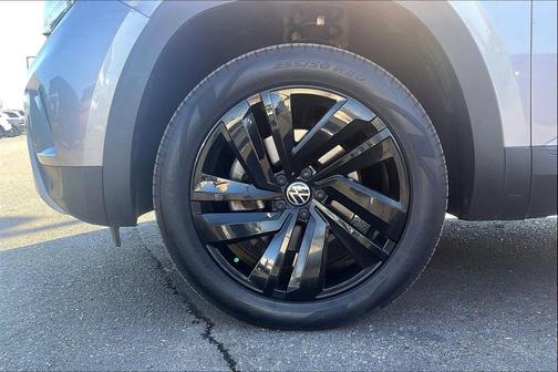 2023 Volkswagen Atlas Cross Sport 2.0T SE w/Technology