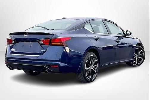 2023 Nissan Altima SR Intelligent AWD