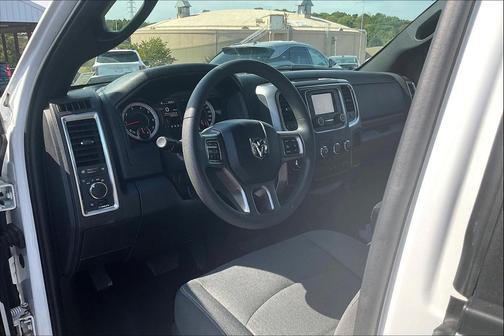 2024 RAM 1500 Classic Warlock Crew Cab 4x2 5'7' Box