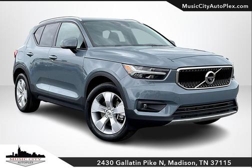2022 Volvo XC40 T5 Momentum