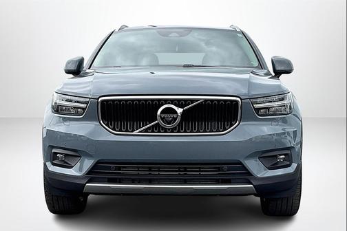 2022 Volvo XC40 T5 Momentum