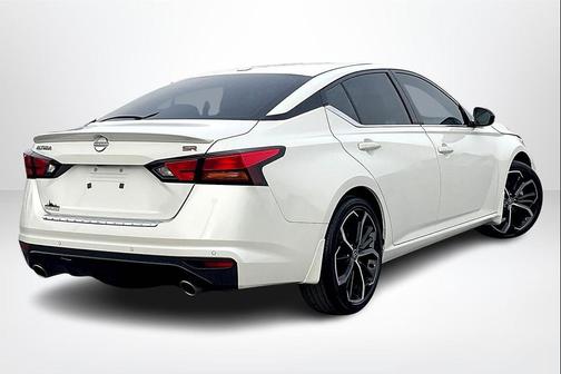 2023 Nissan Altima SR FWD