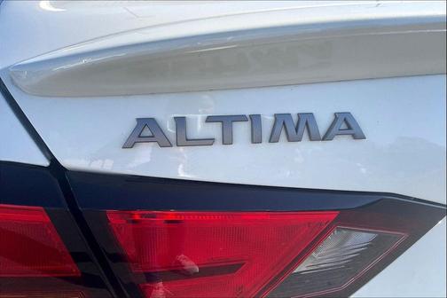2023 Nissan Altima SR FWD