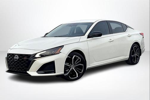 2023 Nissan Altima SR FWD