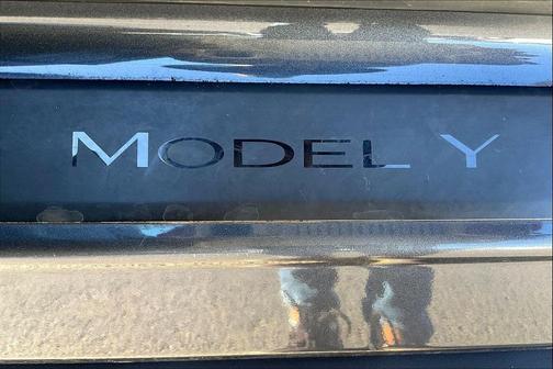 2021 Tesla Model Y Standard Range Rear-Wheel Drive