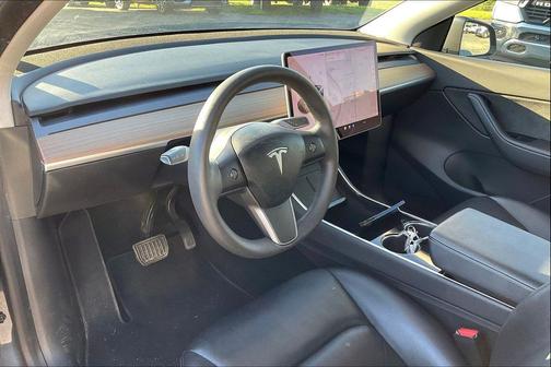 2021 Tesla Model Y Standard Range Rear-Wheel Drive