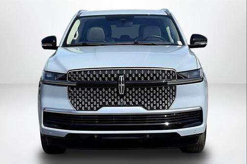 GRAY MIST METALLIC TRI-COAT 2025 Lincoln Navigator Reserve