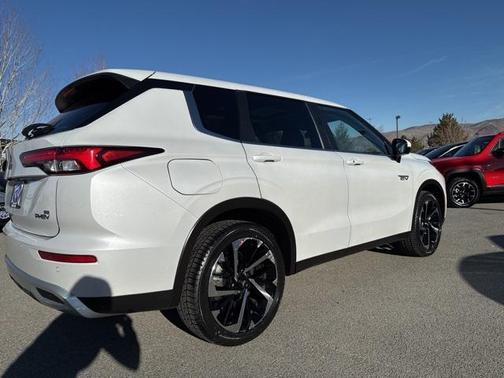 2024 Mitsubishi Outlander PHEV SE