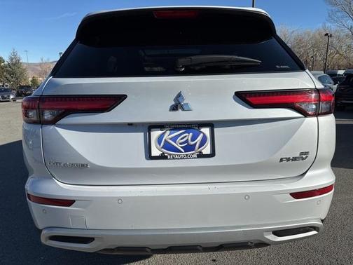 2024 Mitsubishi Outlander PHEV SE