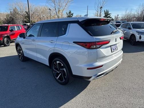 2024 Mitsubishi Outlander PHEV SE