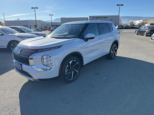 2024 Mitsubishi Outlander PHEV SE