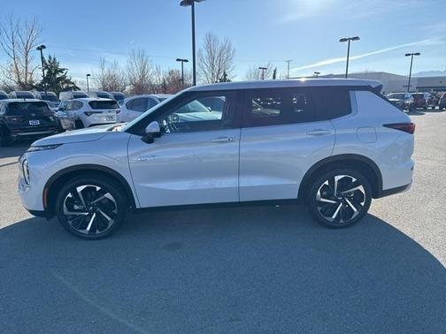 2024 Mitsubishi Outlander PHEV SE