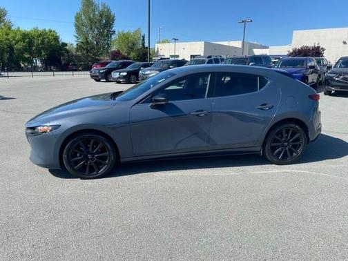 2022 Mazda Mazda3 Carbon Edition