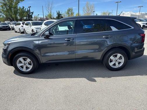 2022 Kia Sorento LX