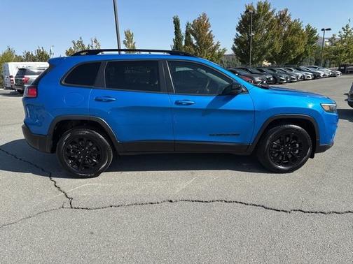2023 Jeep Cherokee Altitude Lux