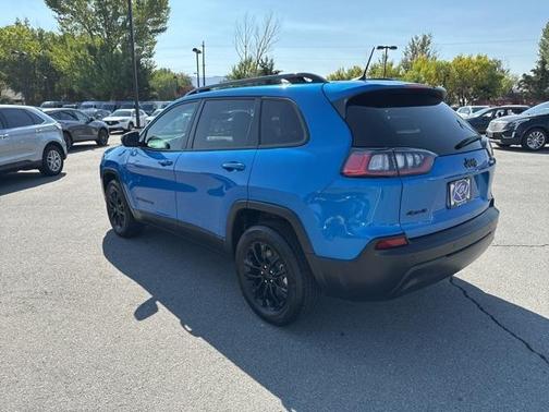 2023 Jeep Cherokee Altitude Lux
