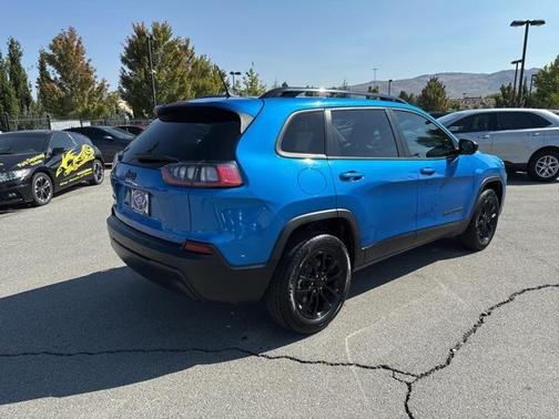 2023 Jeep Cherokee Altitude Lux