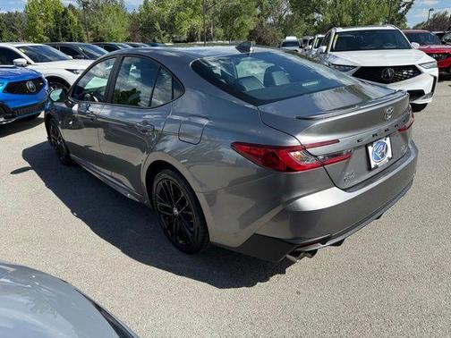 Metal 2025 Toyota Camry SE