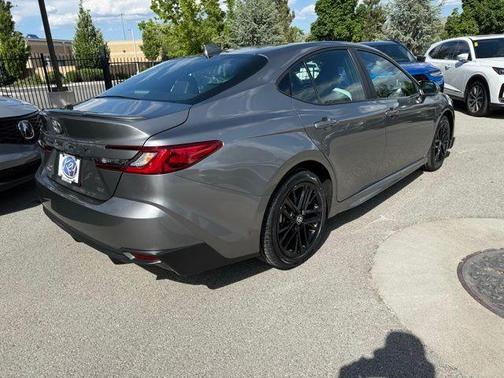 Metal 2025 Toyota Camry SE