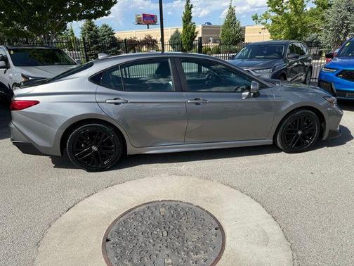 Metal 2025 Toyota Camry SE