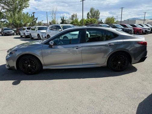 Metal 2025 Toyota Camry SE
