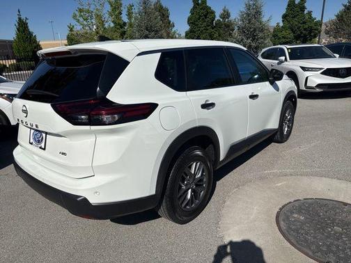 Glacier White 2024 Nissan Rogue S