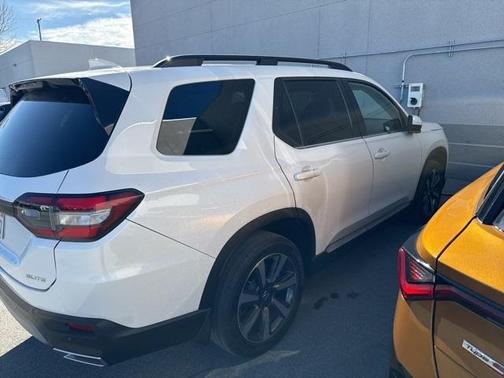 2023 Honda Pilot Elite