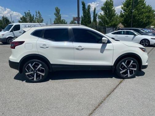 2022 Nissan Rogue Sport SL