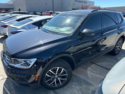 Deep Black Pearl Effect 2021 Volkswagen Tiguan 2.0T S