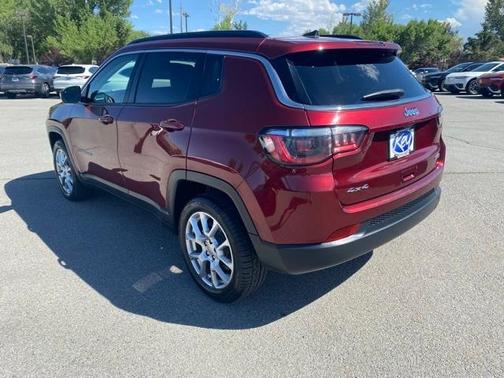 2022 Jeep Compass Latitude Lux