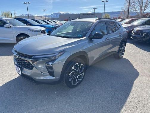 Sterling Gray Metallic 2025 Chevrolet Trax 2RS