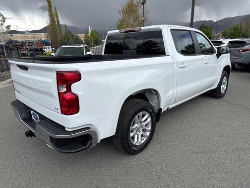 Summit White 2024 Chevrolet Silverado 1500 LT