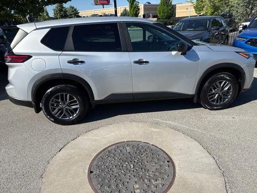 Brilliant Silver Metallic 2024 Nissan Rogue S