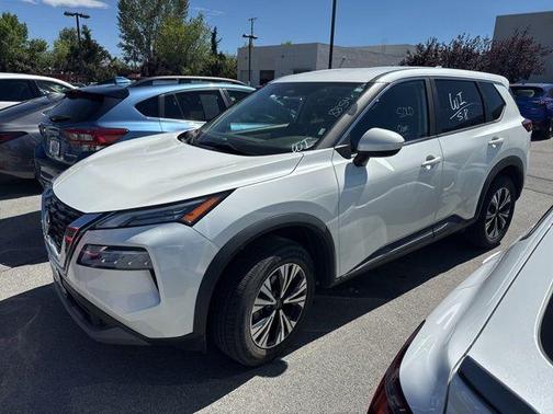 Pearl White Tri-Coat 2023 Nissan Rogue SV