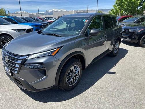 Gun Metallic 2024 Nissan Rogue S