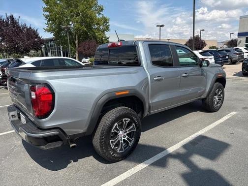 2024 GMC Canyon AT4