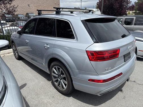 Florett Silver Metallic 2017 Audi Q7 3.0T Prestige