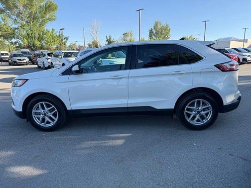 White Metallic 2022 Ford Edge SEL